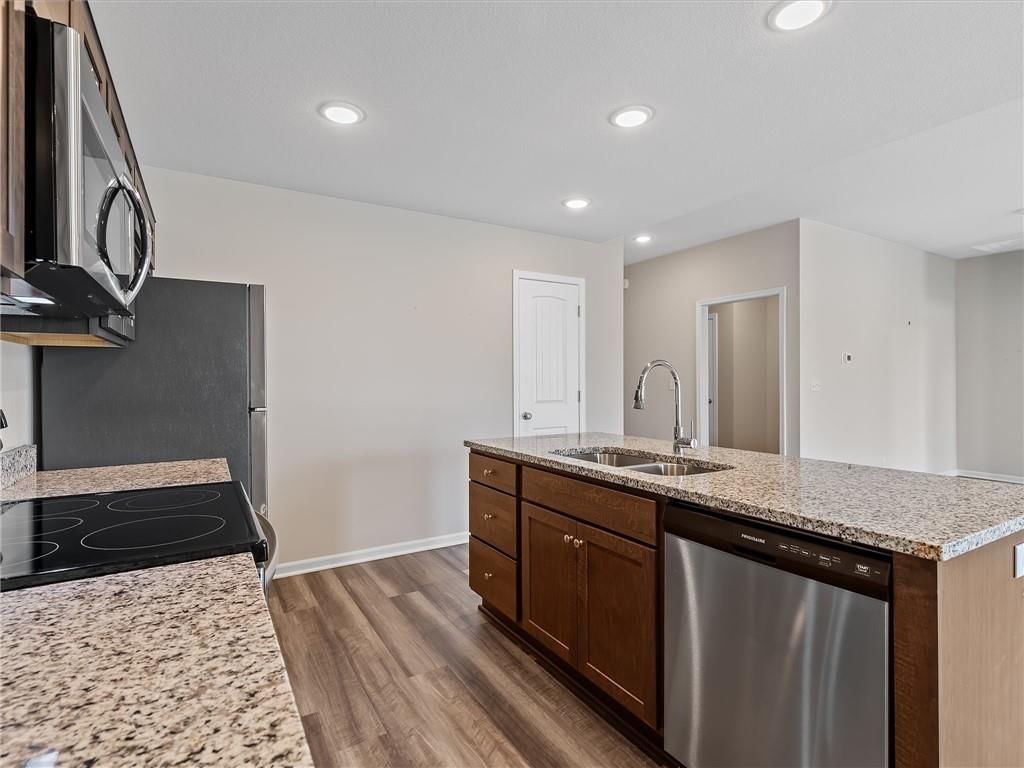 2104 Crestview Place — photo 13