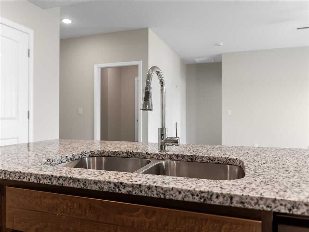 2104 Crestview Place — photo 17