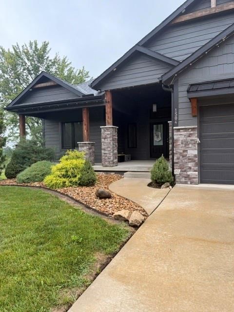 1504 Country Club Drive — photo 2