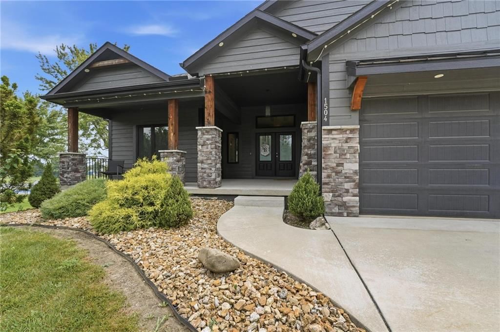 1504 Country Club Drive — photo 3