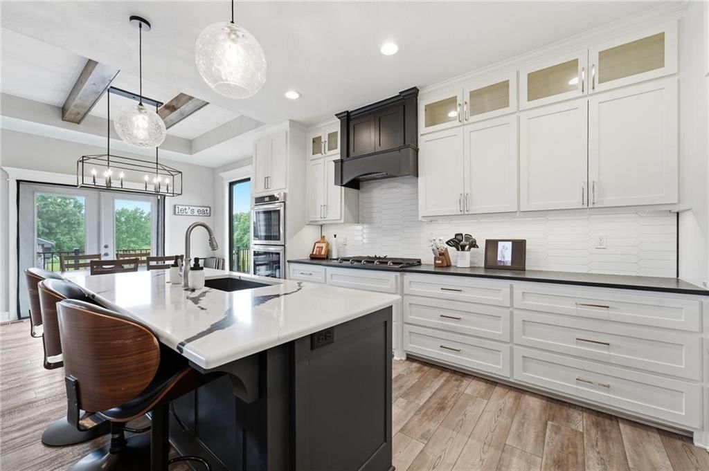 1504 Country Club Drive — photo 11