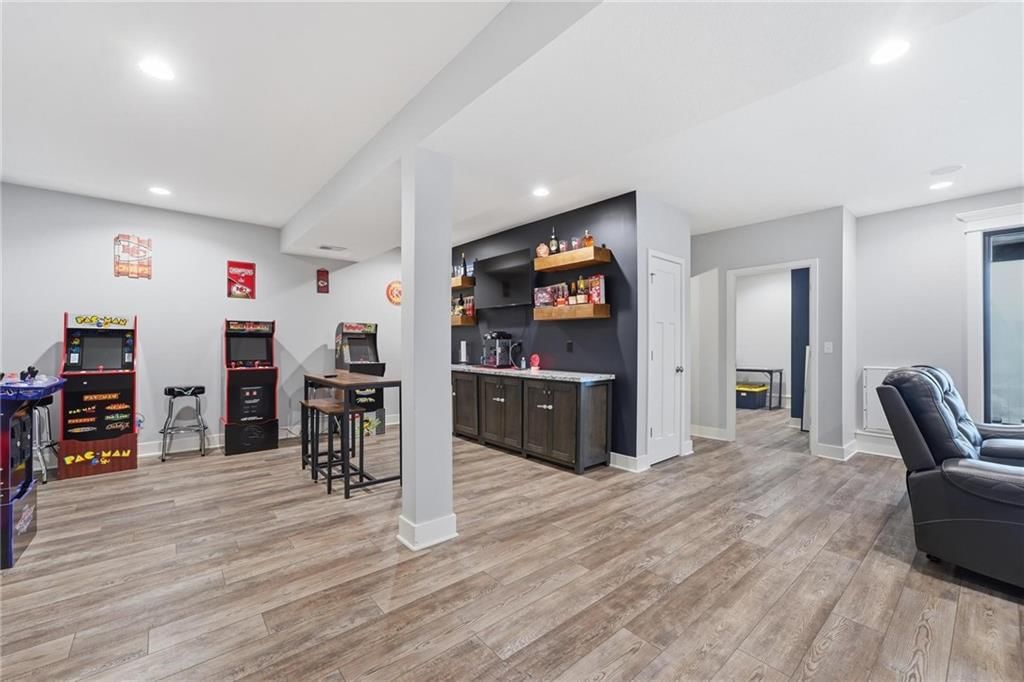 1504 Country Club Drive — photo 28