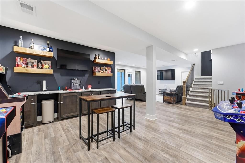 1504 Country Club Drive — photo 34