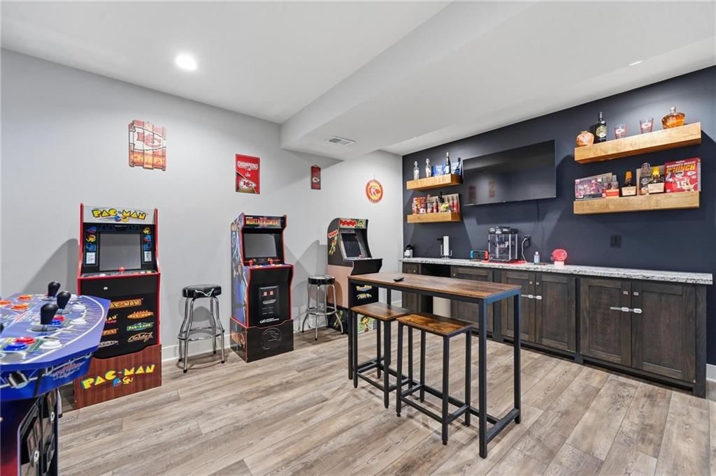 1504 Country Club Drive — photo 35