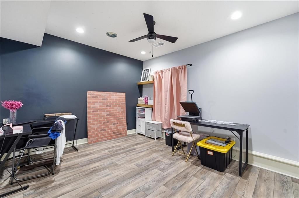 1504 Country Club Drive — photo 42