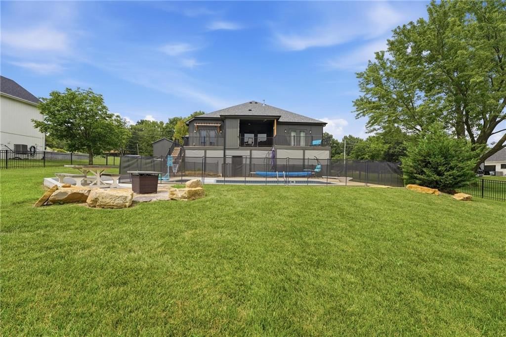 1504 Country Club Drive — photo 43