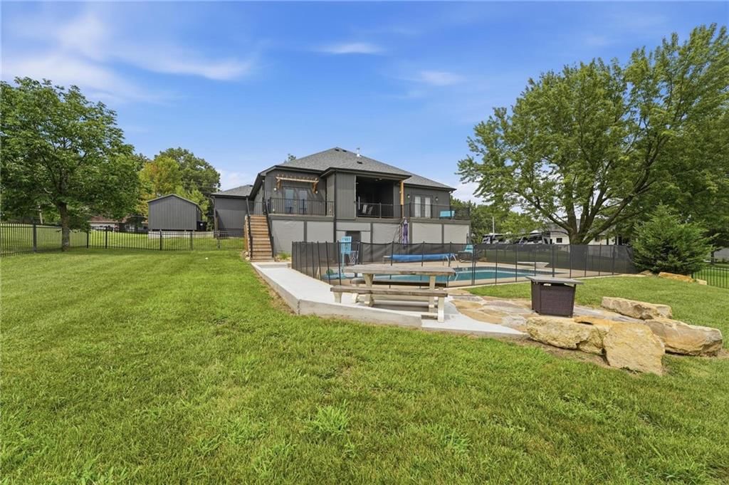 1504 Country Club Drive — photo 44