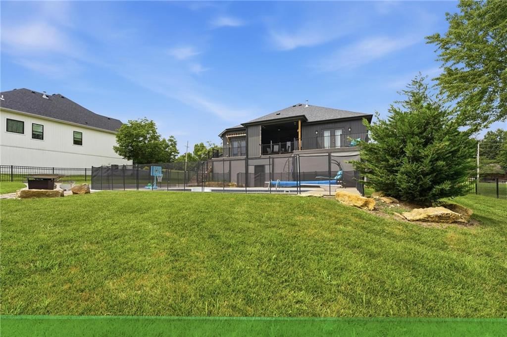 1504 Country Club Drive — photo 45
