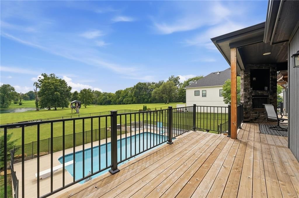 1504 Country Club Drive — photo 50