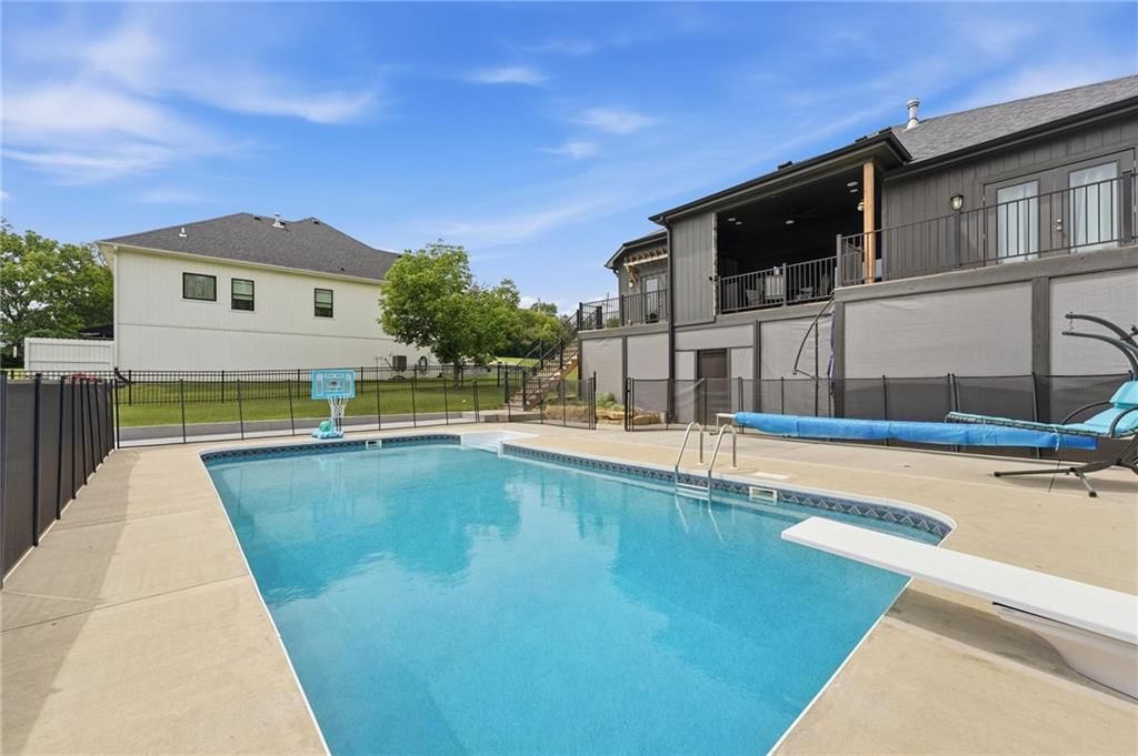 1504 Country Club Drive — photo 54