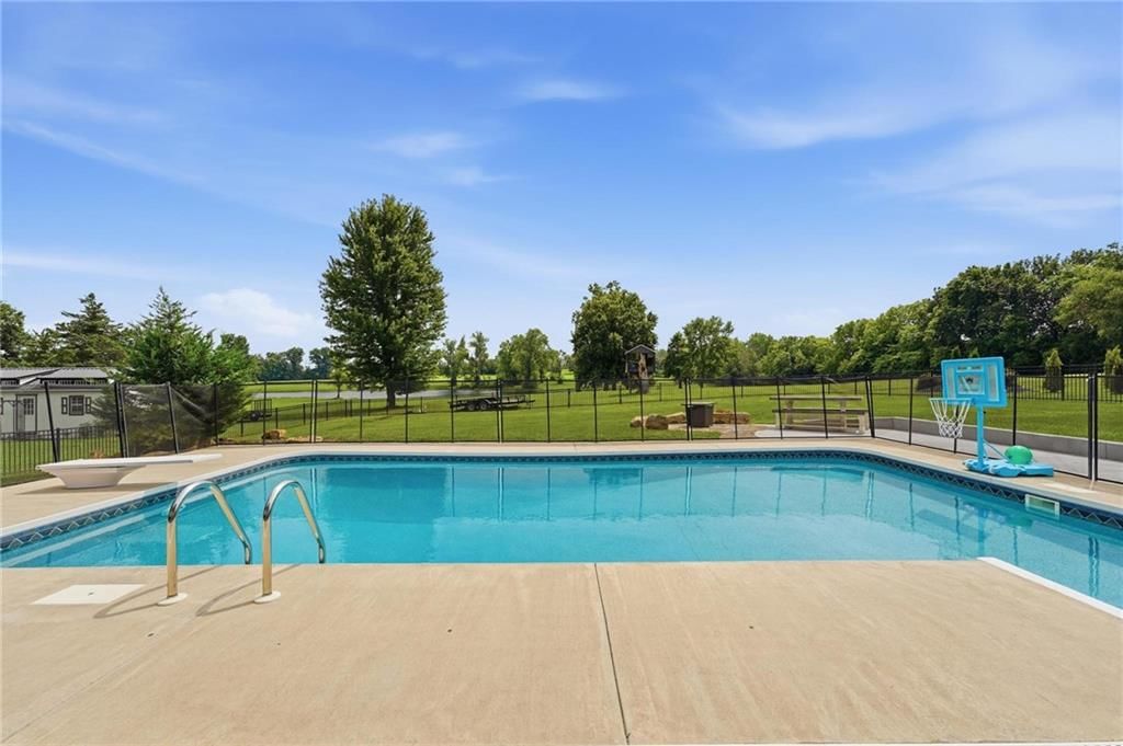 1504 Country Club Drive — photo 55