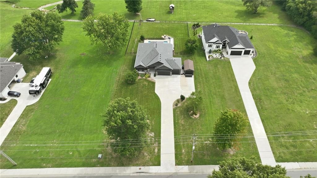 1504 Country Club Drive — photo 59