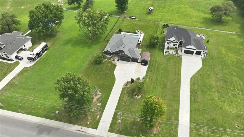 1504 Country Club Drive — photo 61