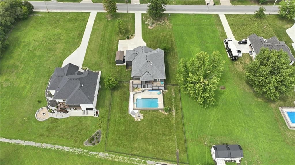 1504 Country Club Drive — photo 62