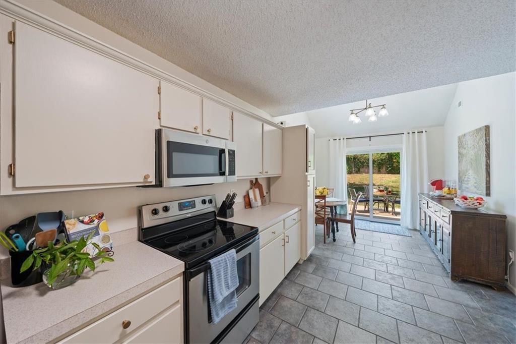 4804 Mccormick Street — photo 11