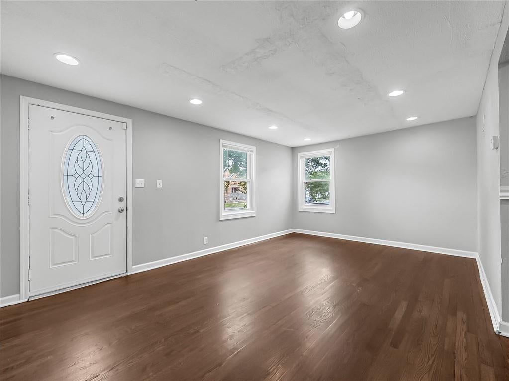 3117 S Crysler Avenue — photo 4