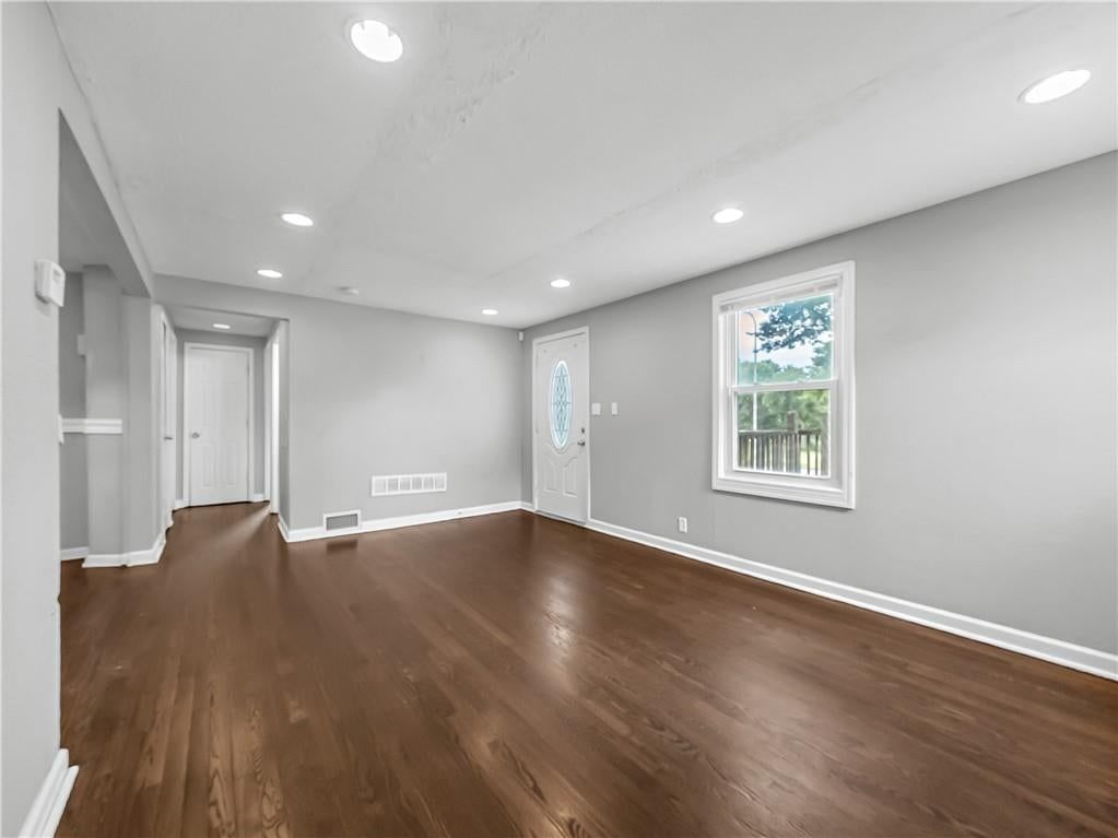 3117 S Crysler Avenue — photo 5