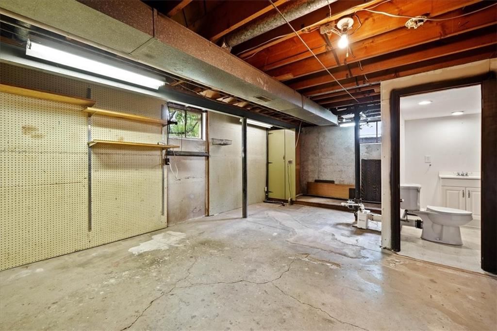 9516 Buena Vista Street — photo 44