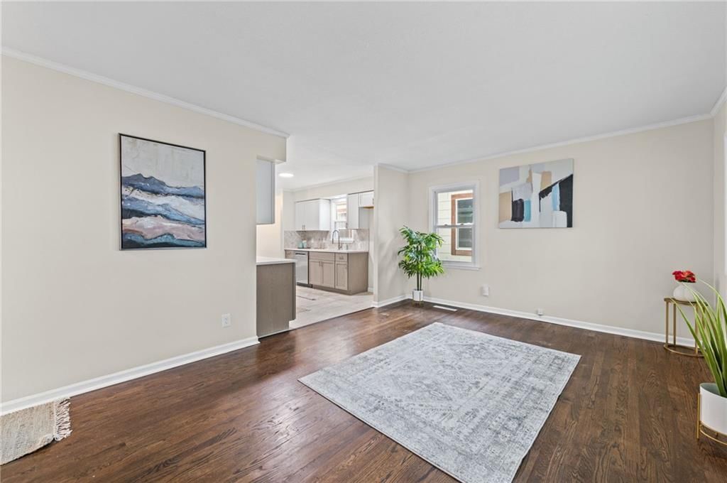 4504 Wood Avenue — photo 5