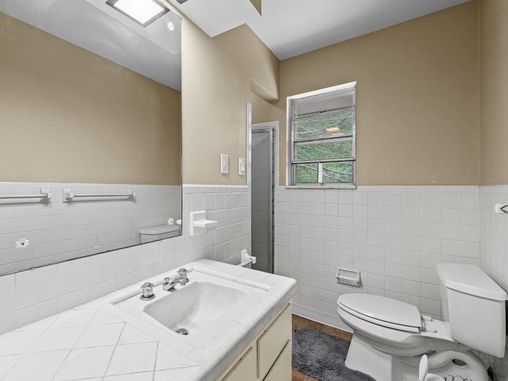 541 E 101st Terrace — photo 16