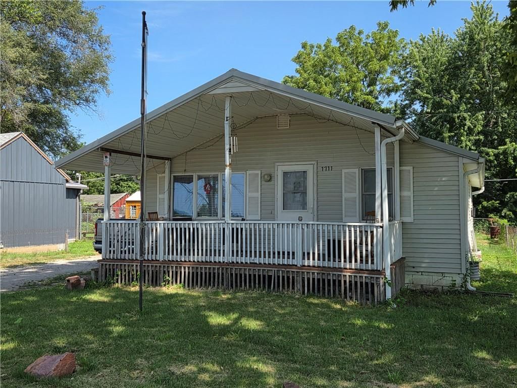 1711 Parkview Avenue — photo 1