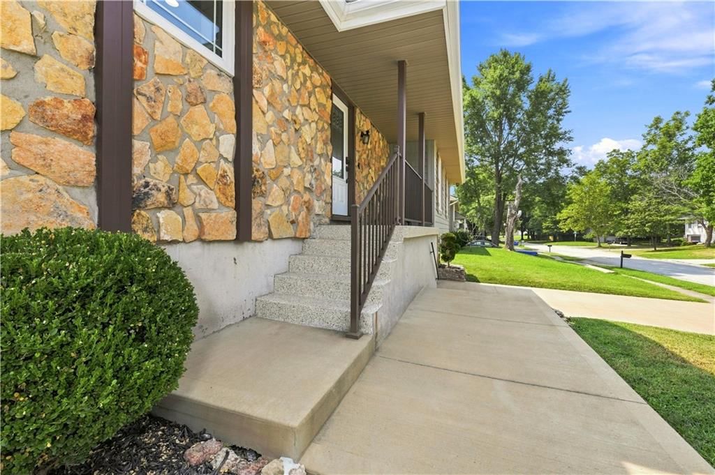 411 SE Claremont Street — photo 5