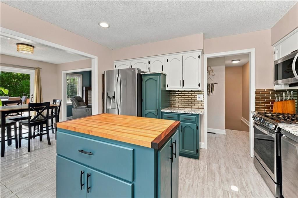 411 SE Claremont Street — photo 17