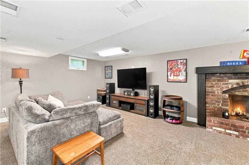 411 SE Claremont Street — photo 30