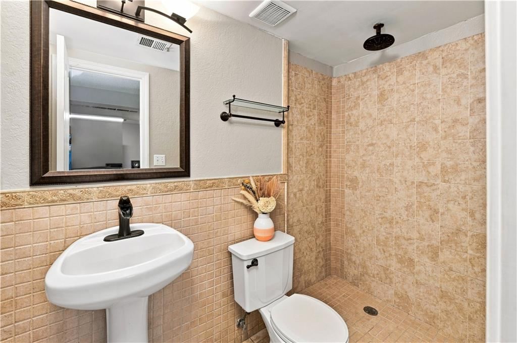 411 SE Claremont Street — photo 34