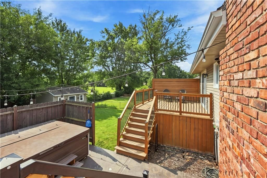 411 SE Claremont Street — photo 37
