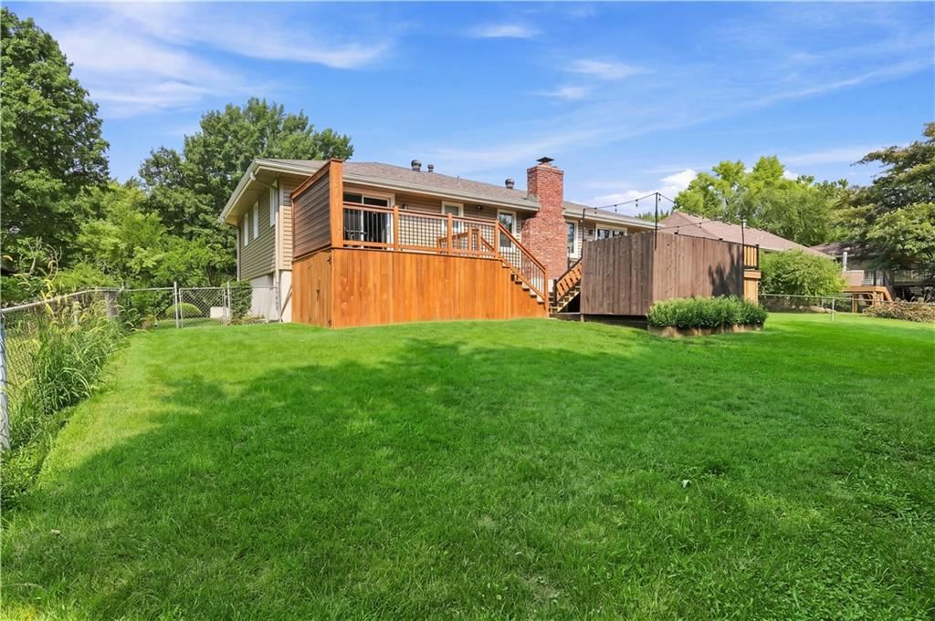 411 SE Claremont Street — photo 42