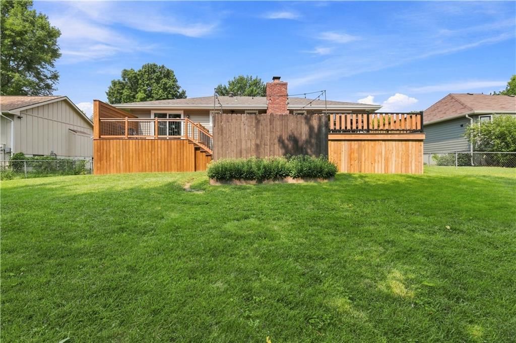 411 SE Claremont Street — photo 43