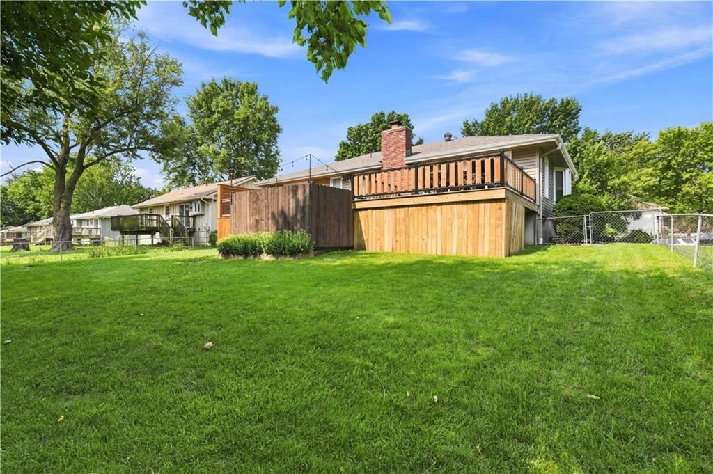 411 SE Claremont Street — photo 44