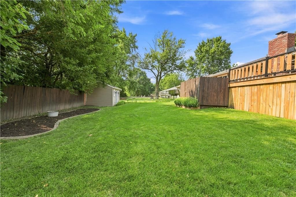 411 SE Claremont Street — photo 45