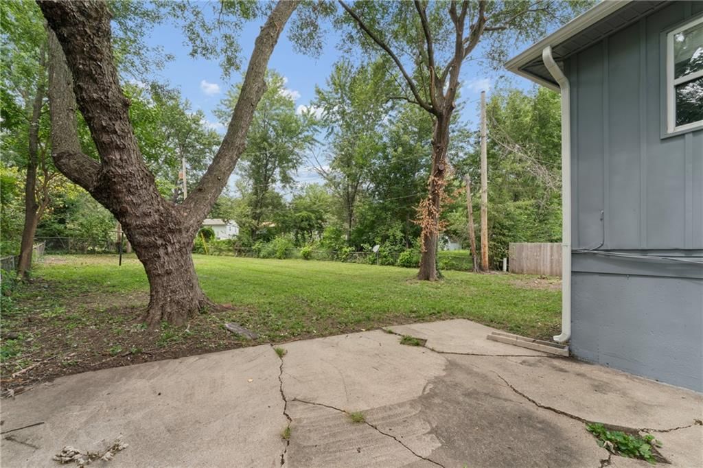 9505 Spring Valley Road — photo 3