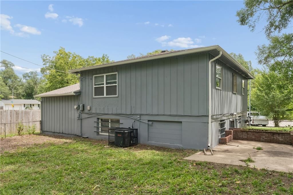9505 Spring Valley Road — photo 5