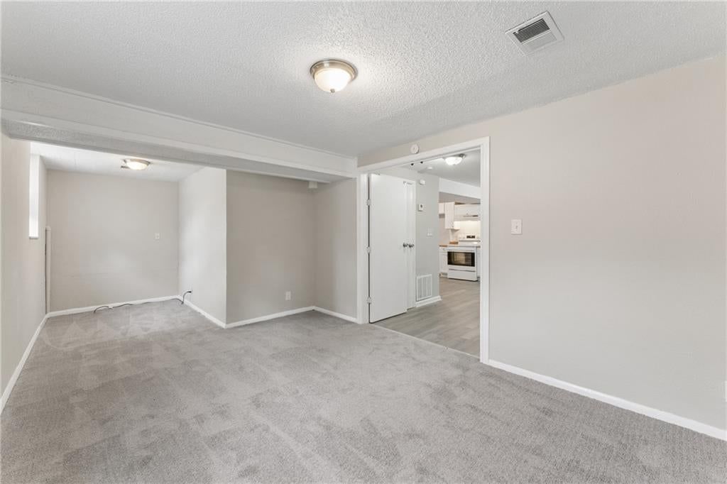 9505 Spring Valley Road — photo 12