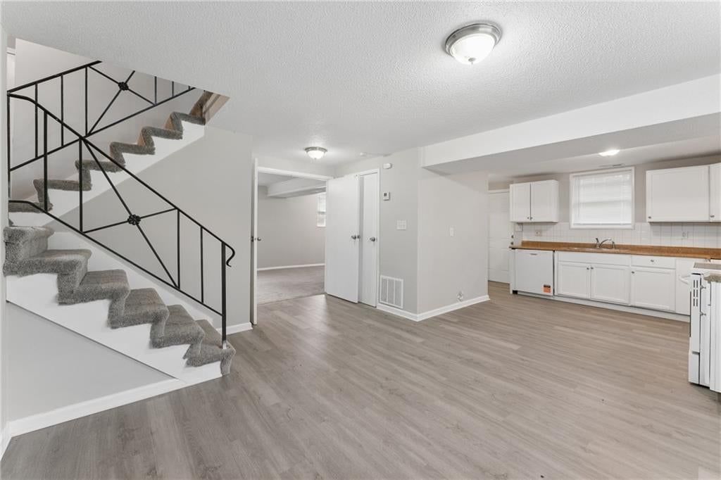 9505 Spring Valley Road — photo 18