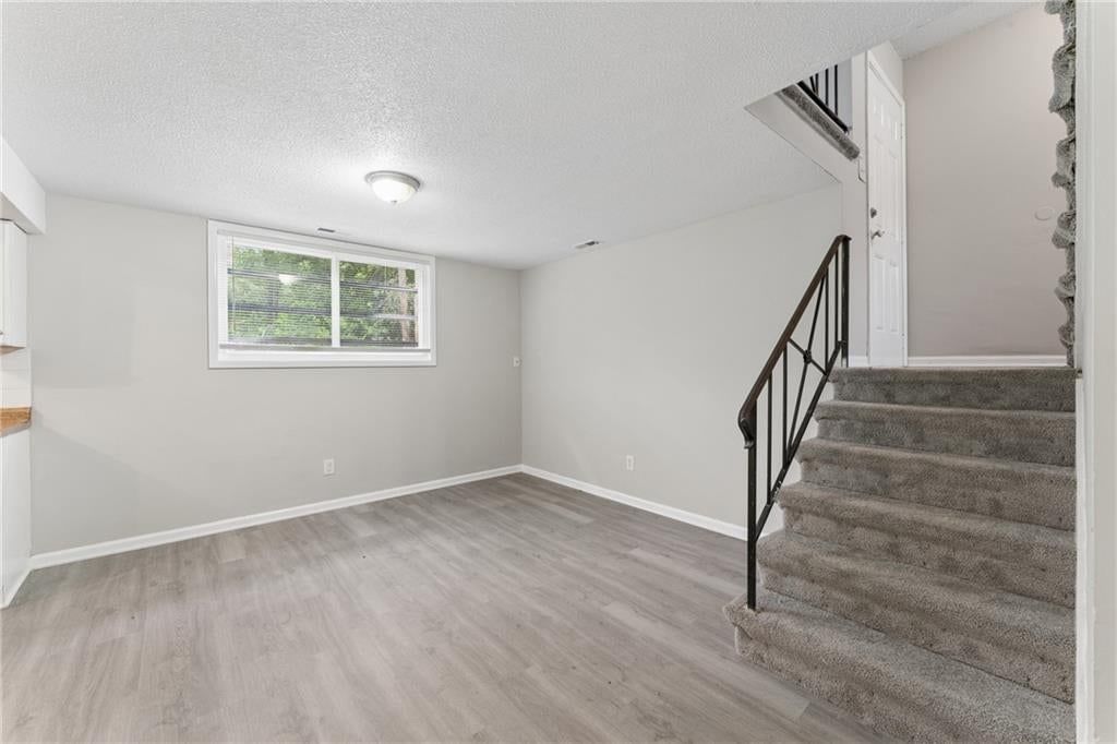 9505 Spring Valley Road — photo 19