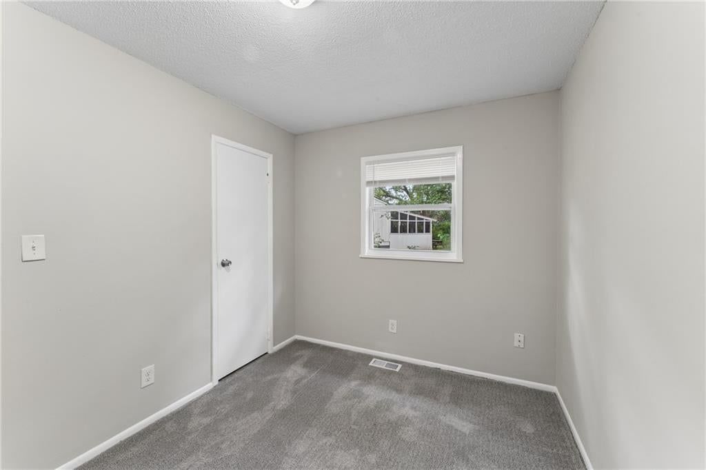 9505 Spring Valley Road — photo 22