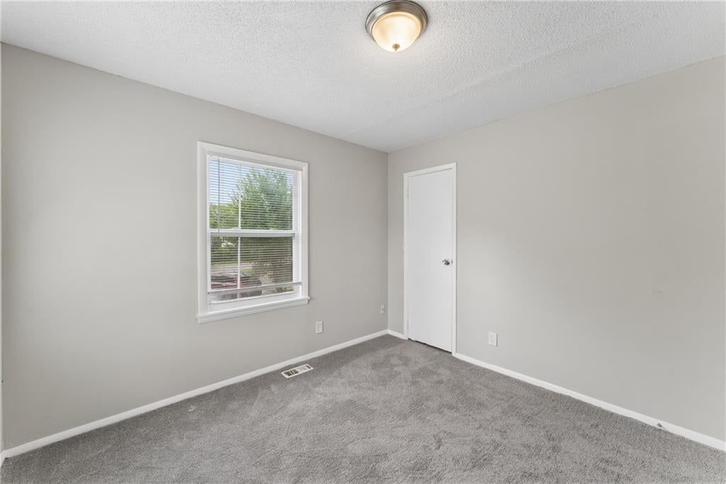 9505 Spring Valley Road — photo 28
