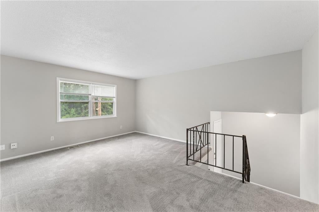 9505 Spring Valley Road — photo 34