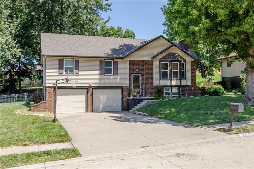 3909 W Haverill Drive — photo 2