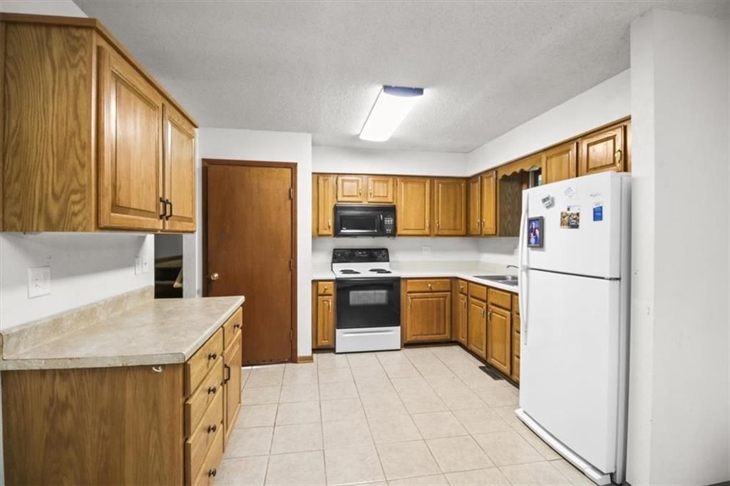 703 E Maple Street — photo 9