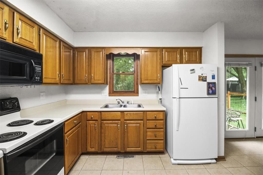 703 E Maple Street — photo 11