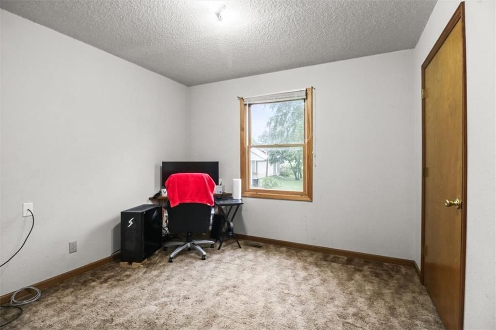 703 E Maple Street — photo 13