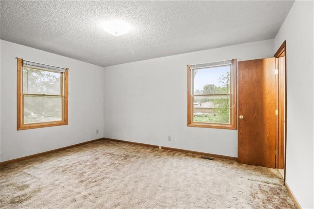 703 E Maple Street — photo 15