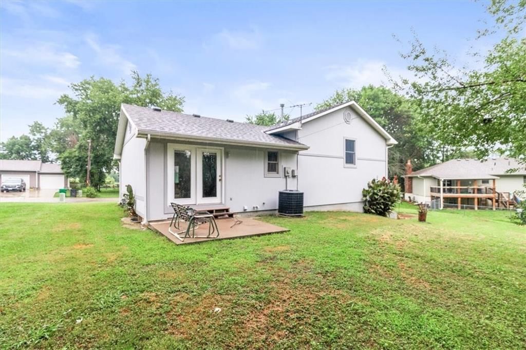 703 E Maple Street — photo 22