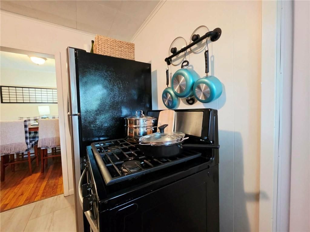 206 E 15th Street — photo 11