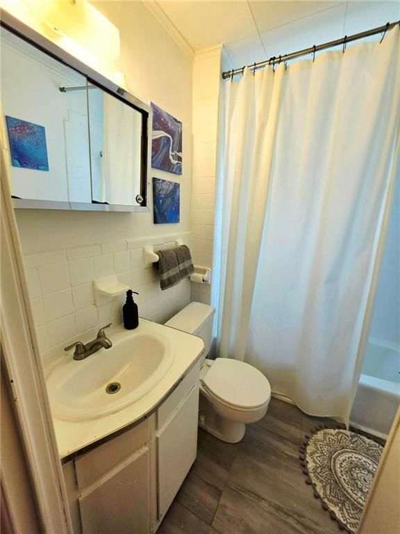206 E 15th Street — photo 18